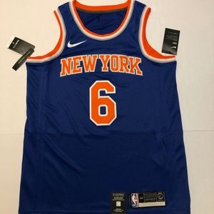 Nike Men's New York Knicks Porzingis #6 NWT Medium